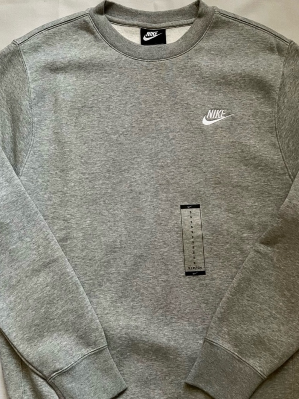 Nike Sportswear Club Fleece Light Grey Crewneck Sweatshirt Pullover Sweater